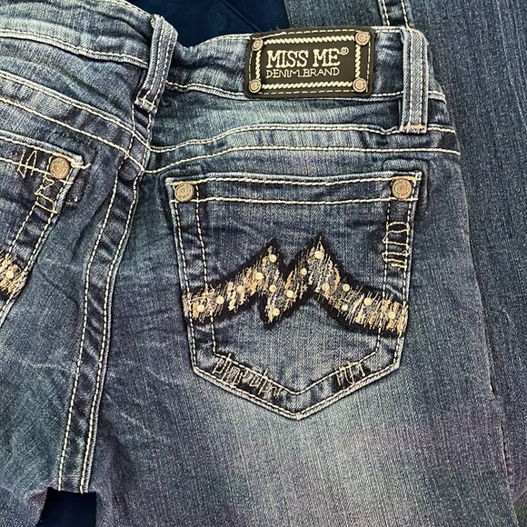💎 Miss Me Jeweled Bootcut Jeans - Picture 2 of 7